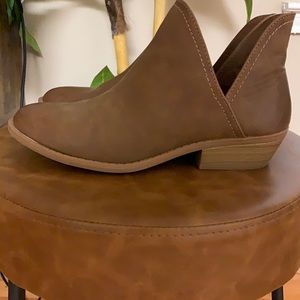 Brown universal thread bootie